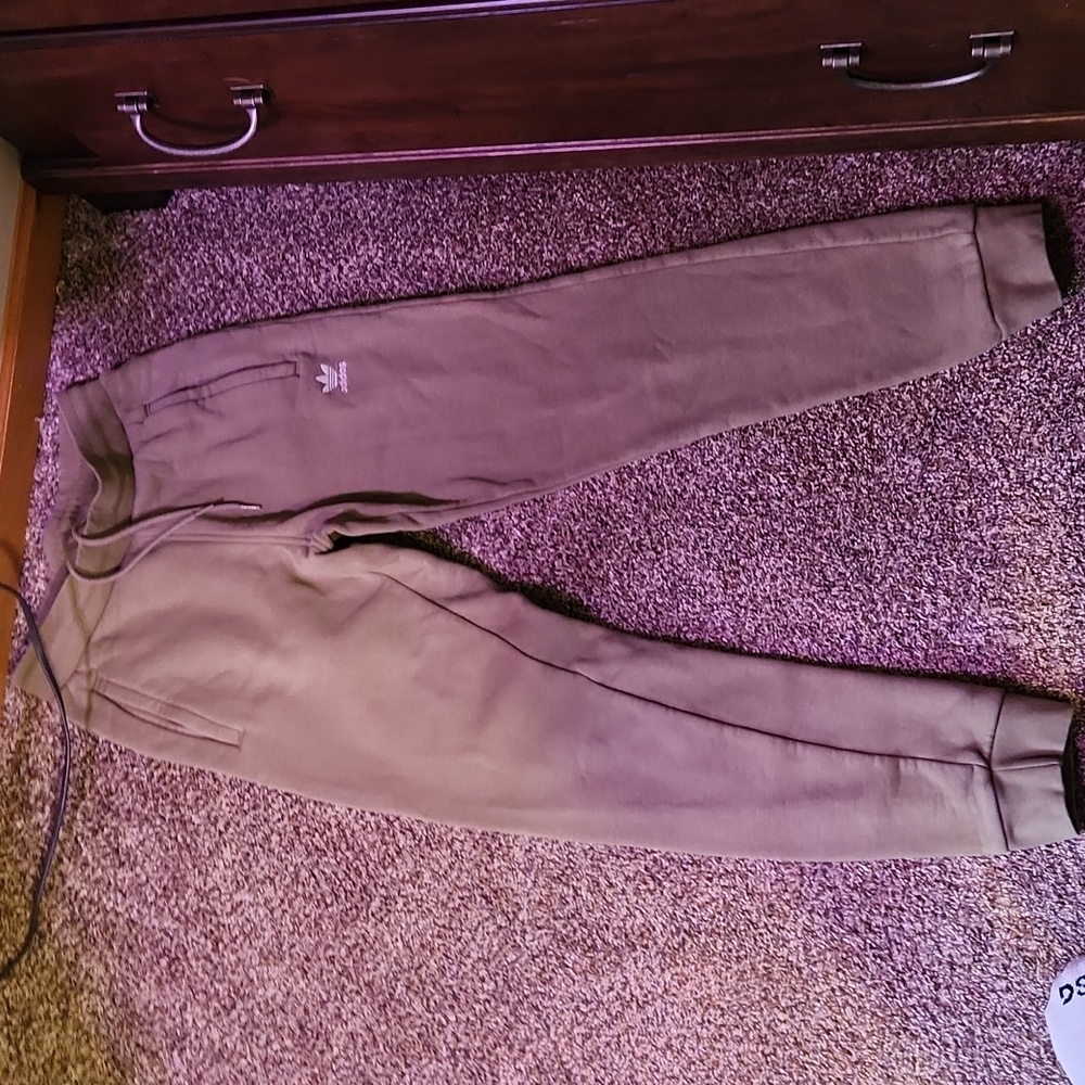 Men's adidas sweatpants size small.